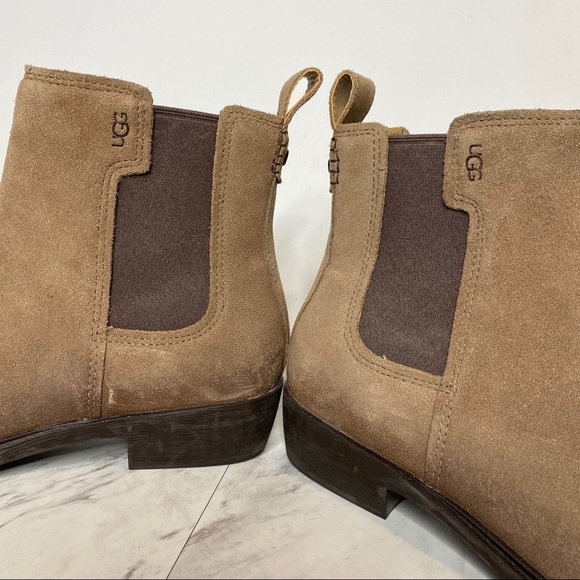 UGG Tan Brown Chelsea Suede Bootie 9 - Picture 7 of 14